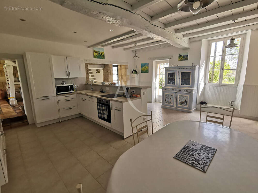 Maison à TUGERAS-SAINT-MAURICE