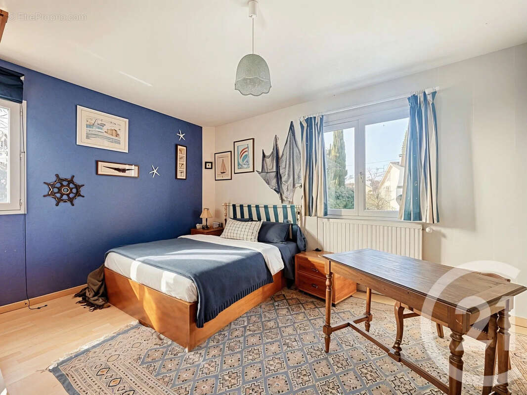 Maison à SAINT-CYR-SUR-LE-RHONE