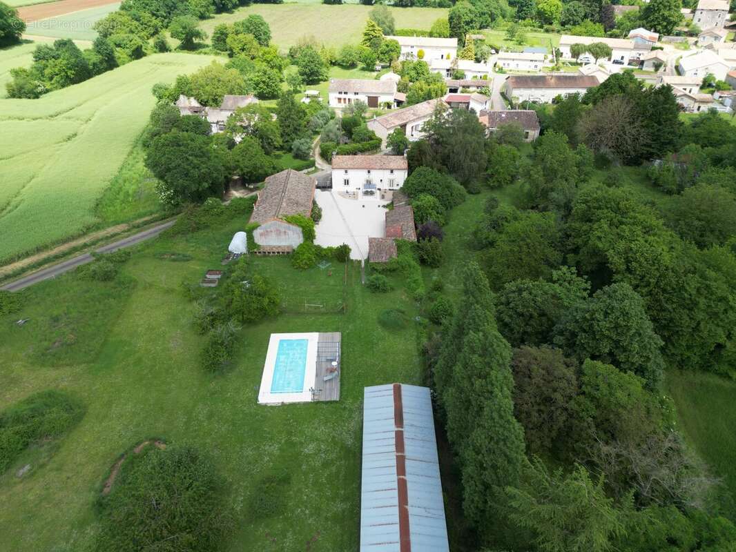 Maison à LA FORET-DE-TESSE