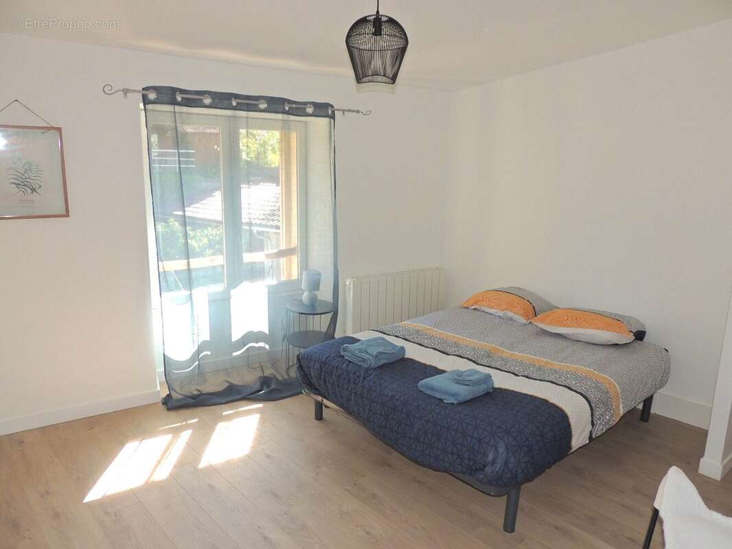 CHAMBRE 2EME