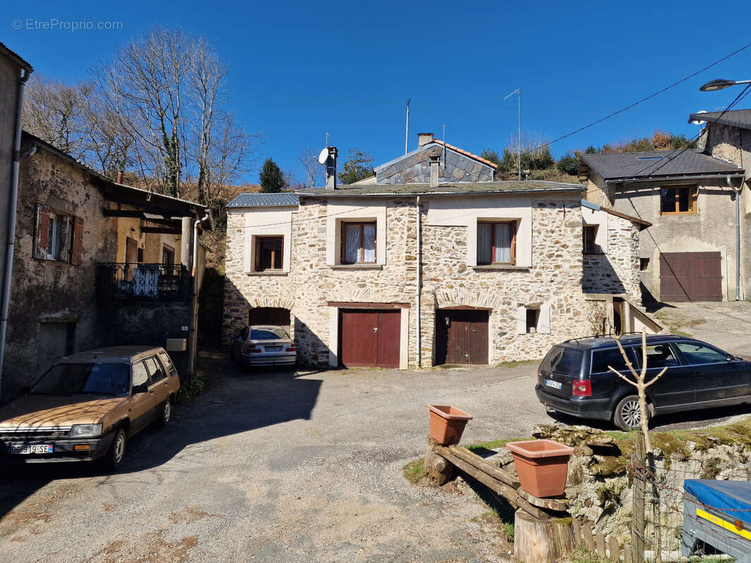 Maison à CASTANET-LE-HAUT