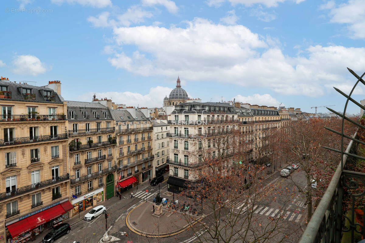 Appartement à PARIS-8E