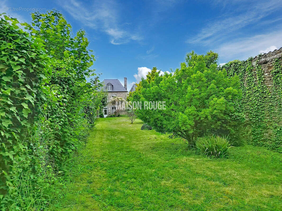 Maison à SAINT-PIERRE-DE-PLESGUEN