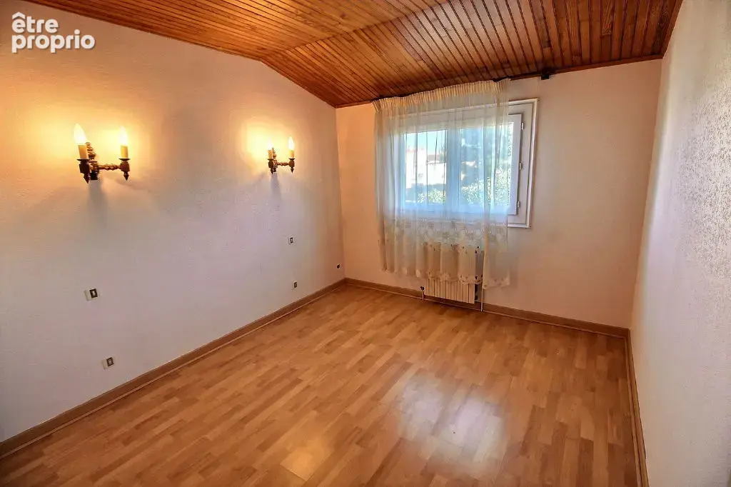 Cabestany - villa 3 faces de type f6/7 au centre sur terrain piscinable. - photo 10