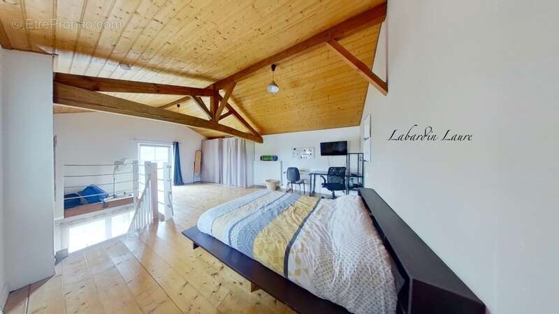 Maison avec surface habitable de 300m2 - pierre et poutre apparentes - 5 chambres - dépendances à CAUMONT-SUR-GARONNE (47) - photo 33