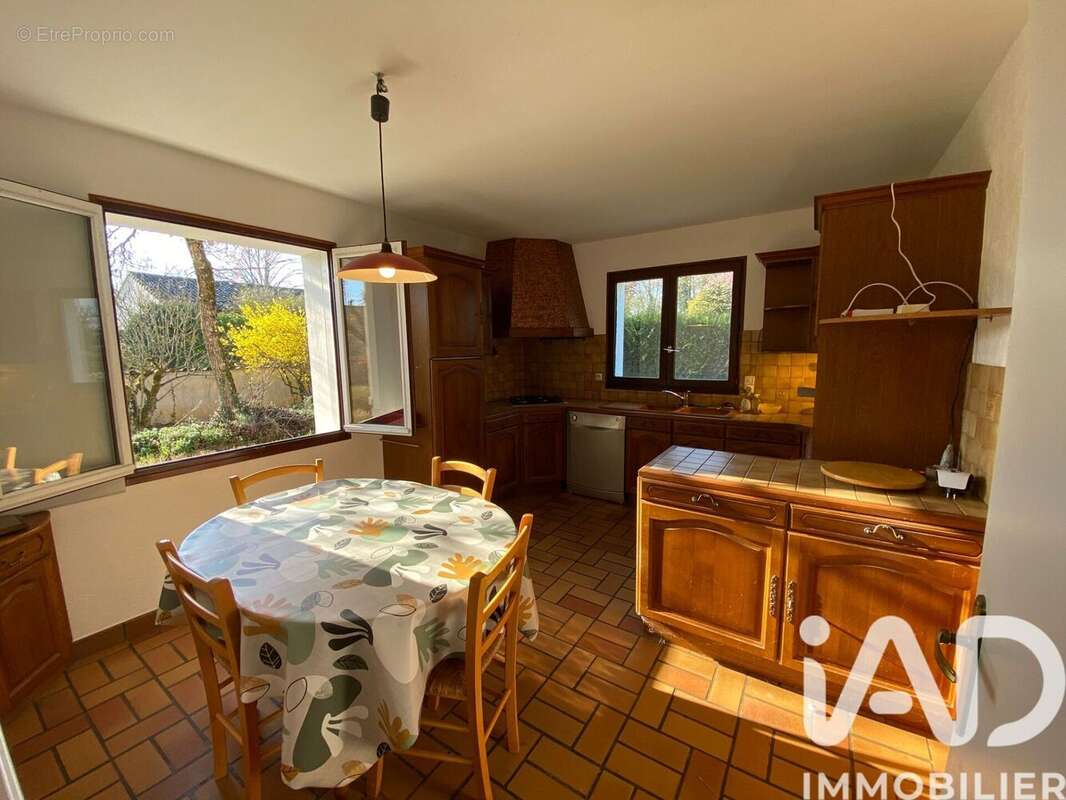 Maison 140 m² à Vouneuil-Sous-Biard  - photo 6