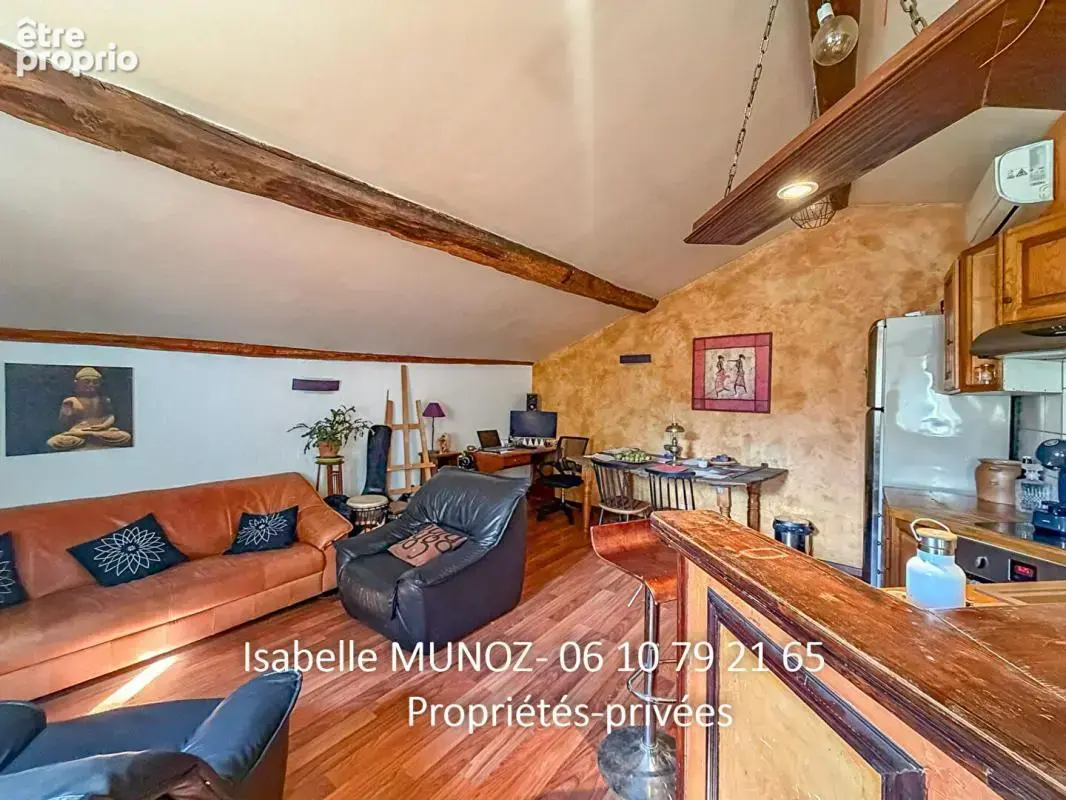 Immeuble Riom, 122 m2 et 180m2 de dépendances (grange avec parking, cave voutée?) - photo 10