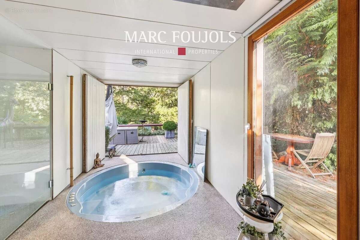 Maison à LA CELLE-SUR-MORIN