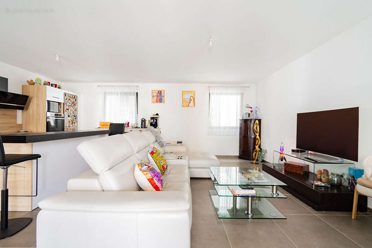 Appartement à MARSEILLE-2E