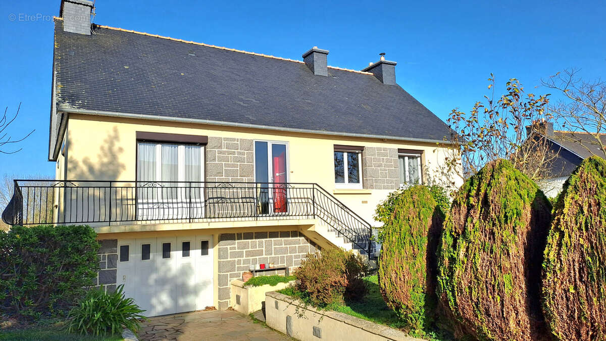 Maison à PONTRIEUX