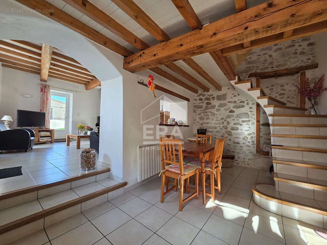 Maison à BELVEZE-DU-RAZES