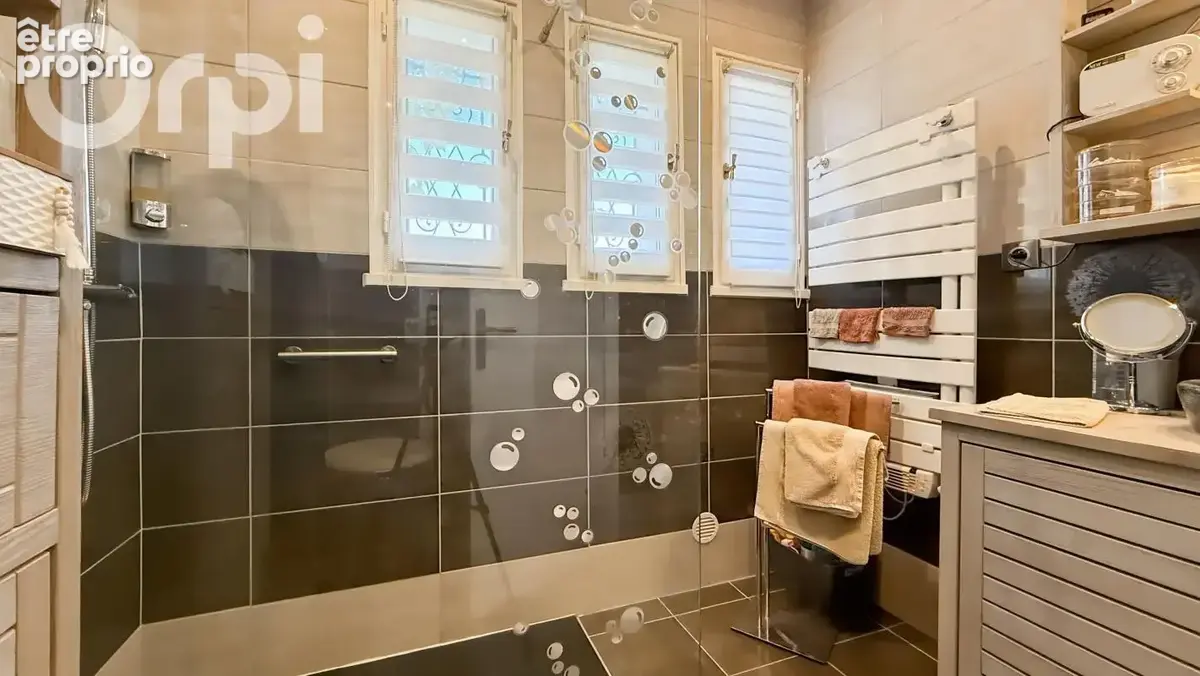  Maison de caractère avec piscine à Rilhac-Rancon - photo 13
