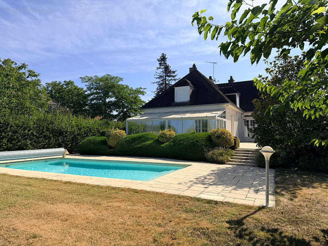 Grande maison à Varennes Vauzelles de 332 m2 hab avec train de 1756 m² et piscine - photo 12