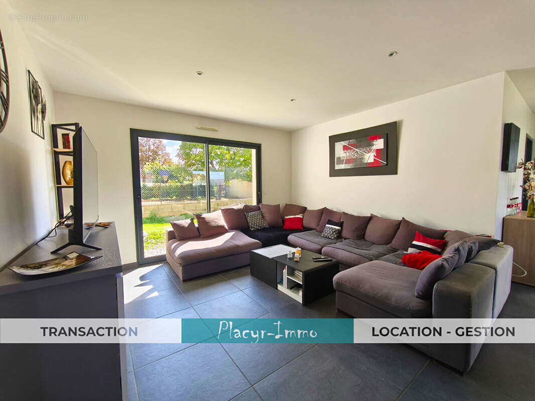 Maison à BAGE-LA-VILLE