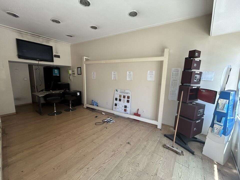 MURS COMMERCIAUX / 21,80 m² / COURS LIEUTAUD / MARSEILLE 13006