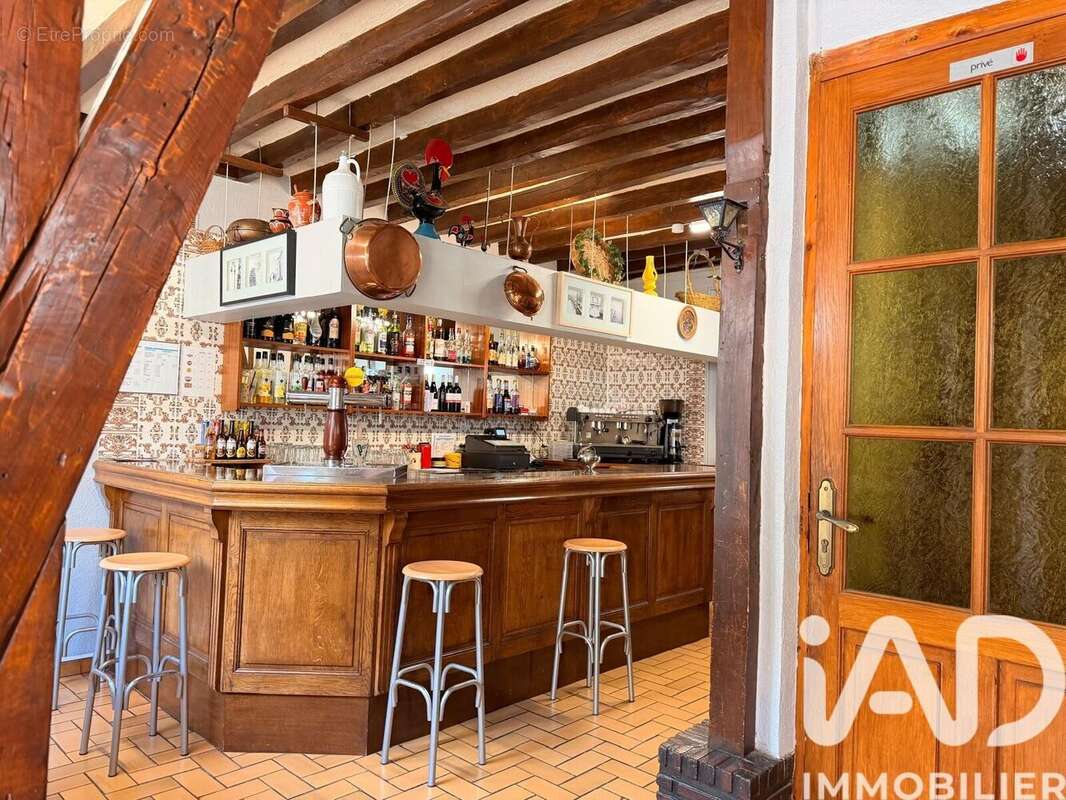 Photo 2 - Commerce à JOUY