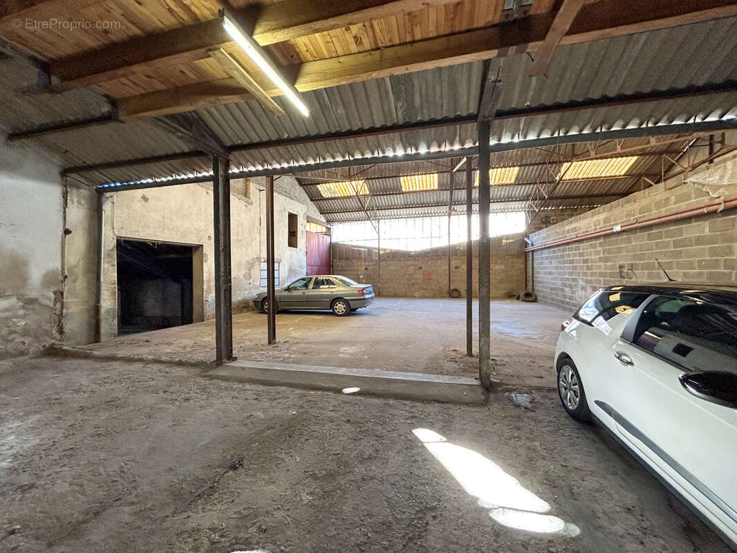 Parking à COMMENTRY