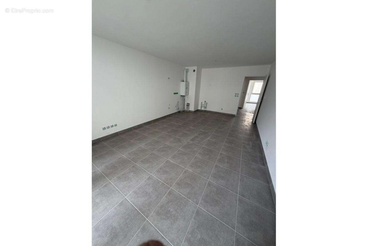 Appartement T3 de 64m² à Seyne-sur-Mer - photo 3