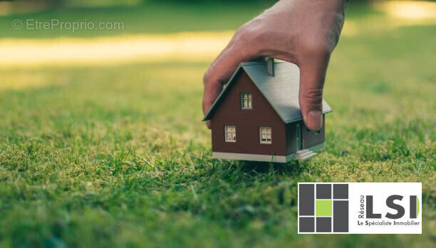 Terrain à LAUSSONNE