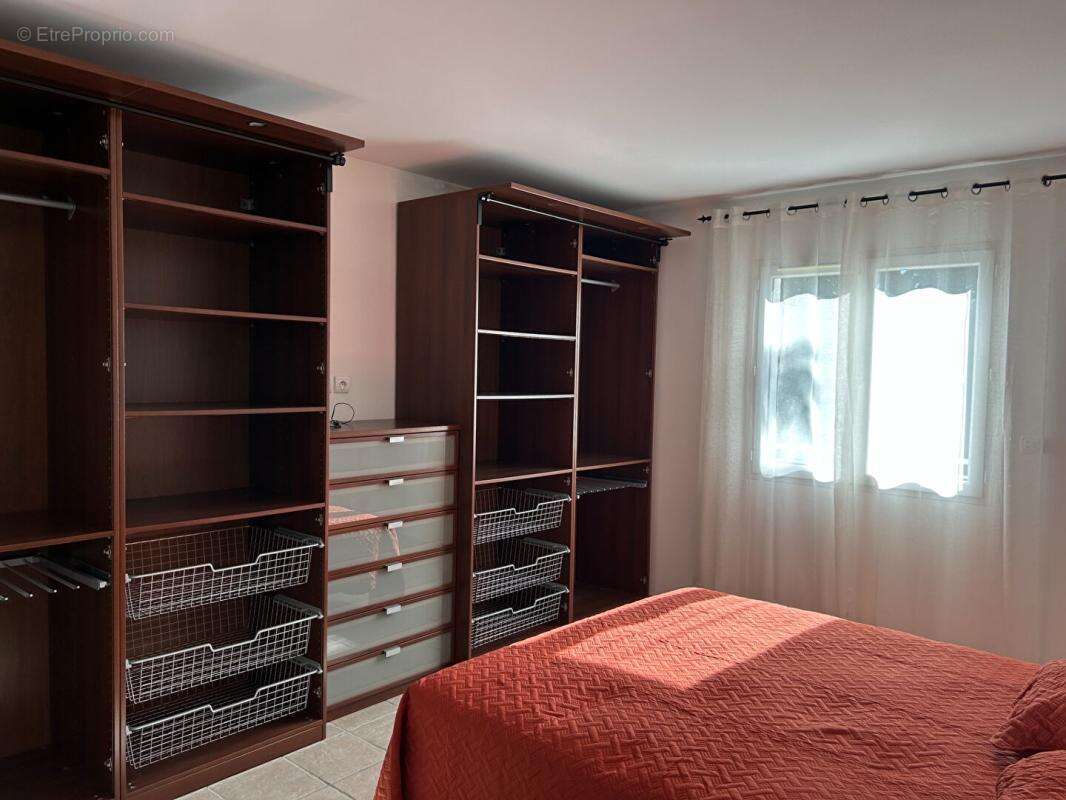 Maison à VAILHAUQUES