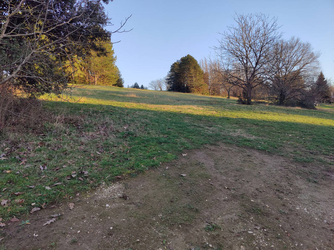 Terrain à SARLAT-LA-CANEDA