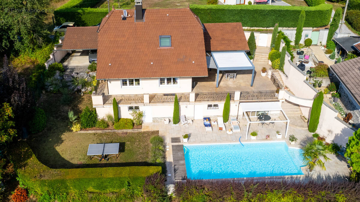 Maison à ARTHAZ-PONT-NOTRE-DAME