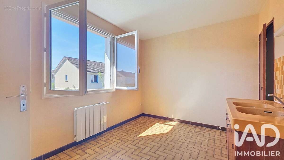 Photo 4 - Maison à YZEURE