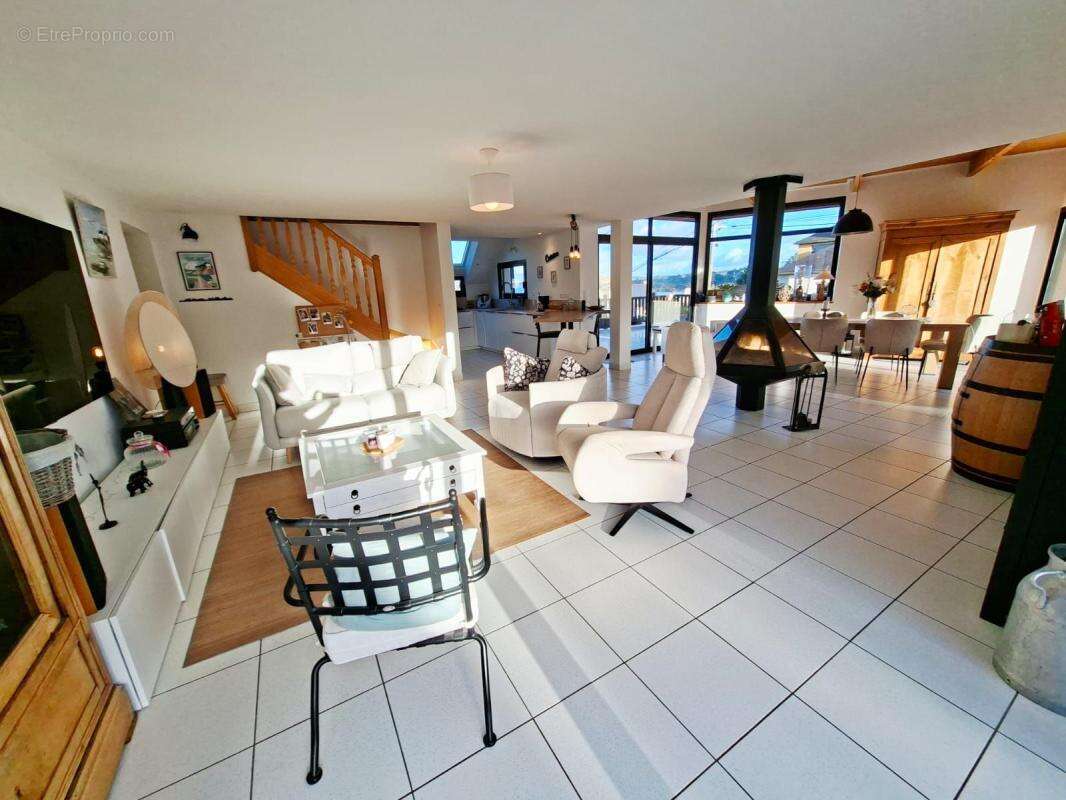 Maison à LOCQUIREC
