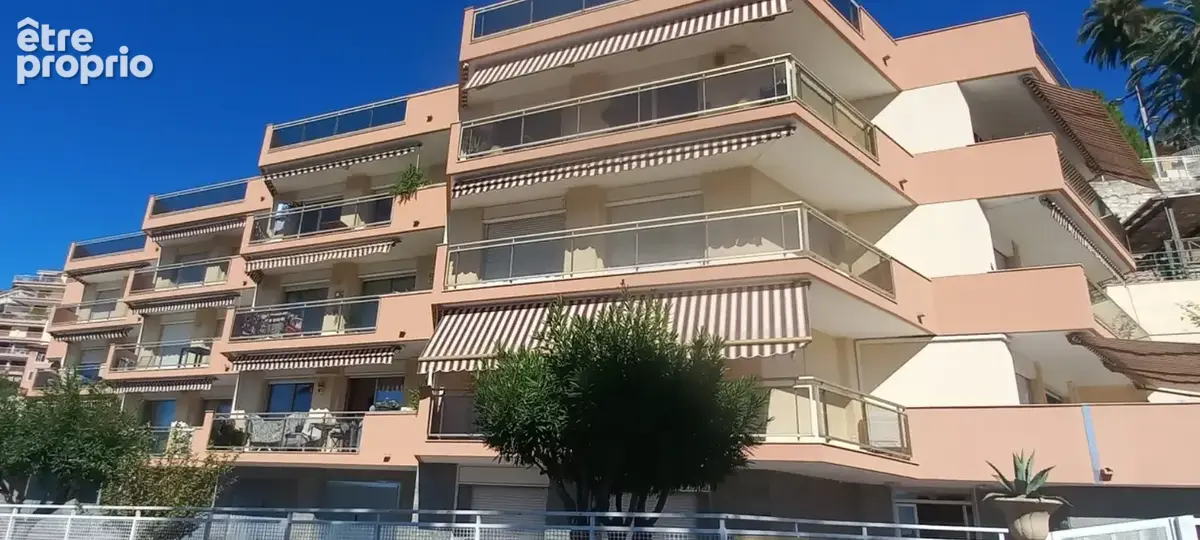 Menton / garavan - dans une belle résidence, 2 pieces bis avec terrasse vue mer, cave et garage; - photo 3
