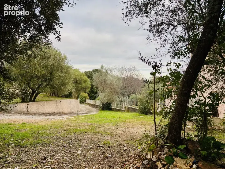 Terrain 700 m² à vendre à Pignans (83790) - photo 4