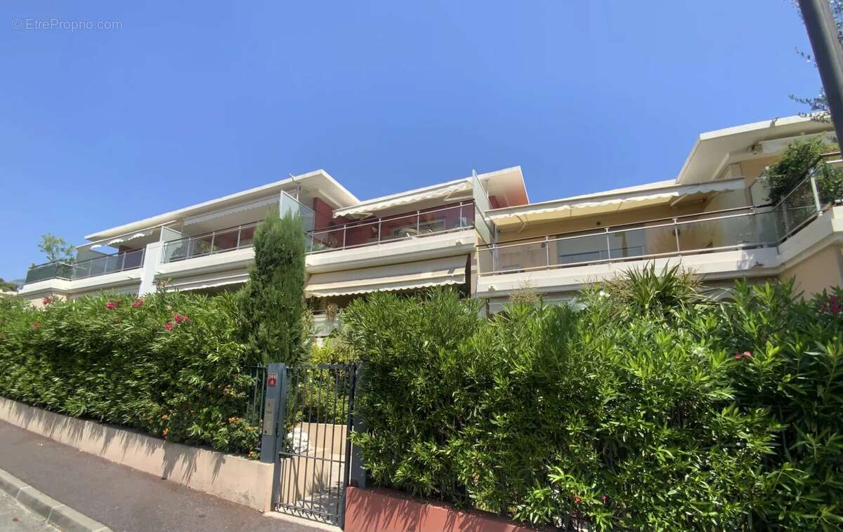 Exclusivite roquebrune cap martin quartier plage 2 pieces dernier etage avec garage fermé - photo 2