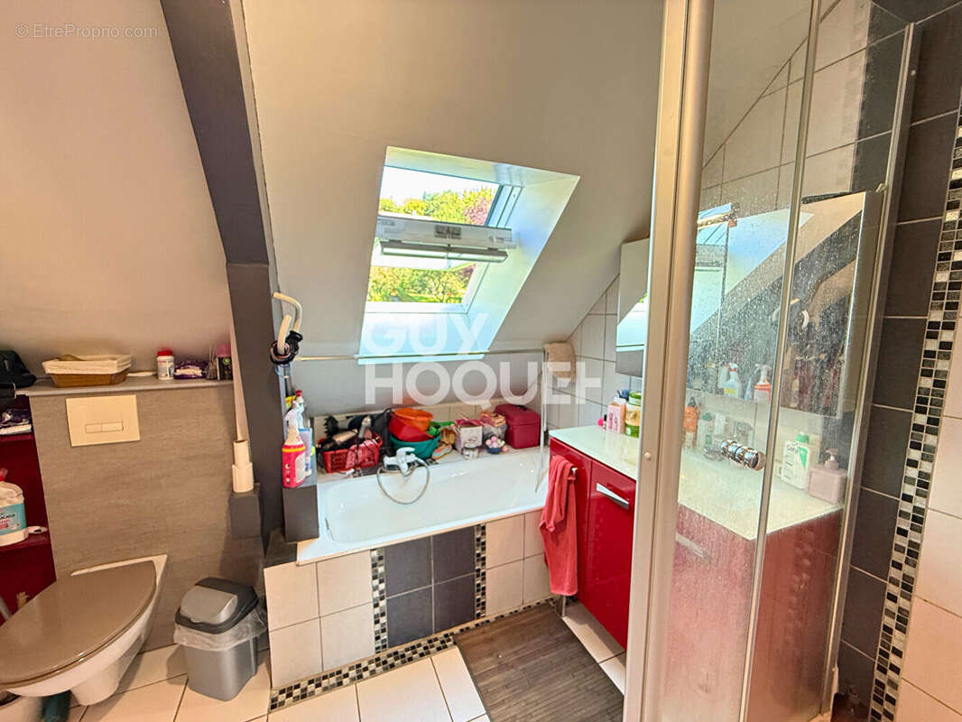 Maison à MISEREY-SALINES