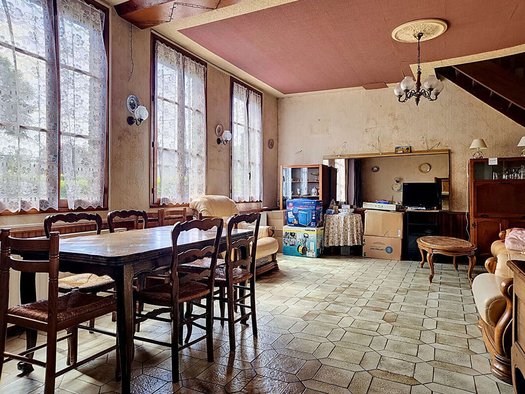 Maison à LA HAYE-MALHERBE