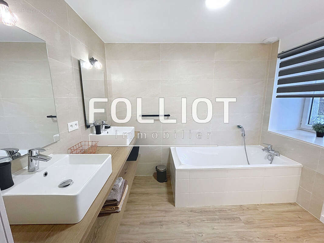 Maison à SAINTE-MARIE-DU-MONT