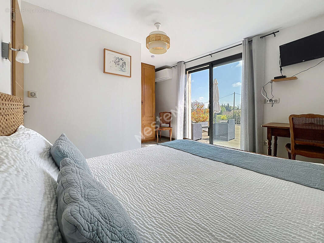 Un bien unique au coeur de Cucuron ? 200 m², 4 suites, grand jardin - photo 10
