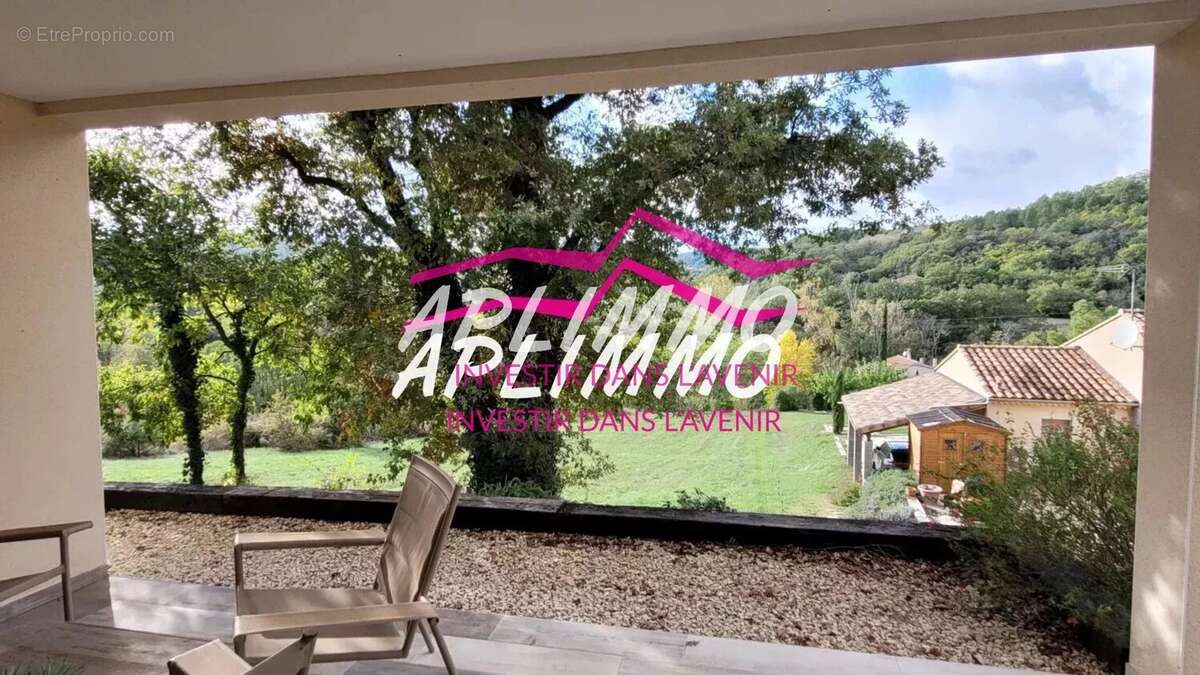 Maison à SAINT-MONTAN