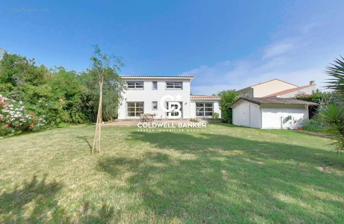 Maison à VILLENEUVE-DE-LA-RAHO