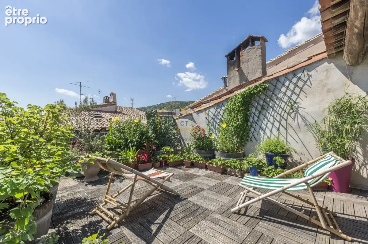 GIGNAC (5mn) - Authentique maison de village d'environ 200m2 avec sa superbe terrasse ensoleillée de 40m2 sans - photo 11