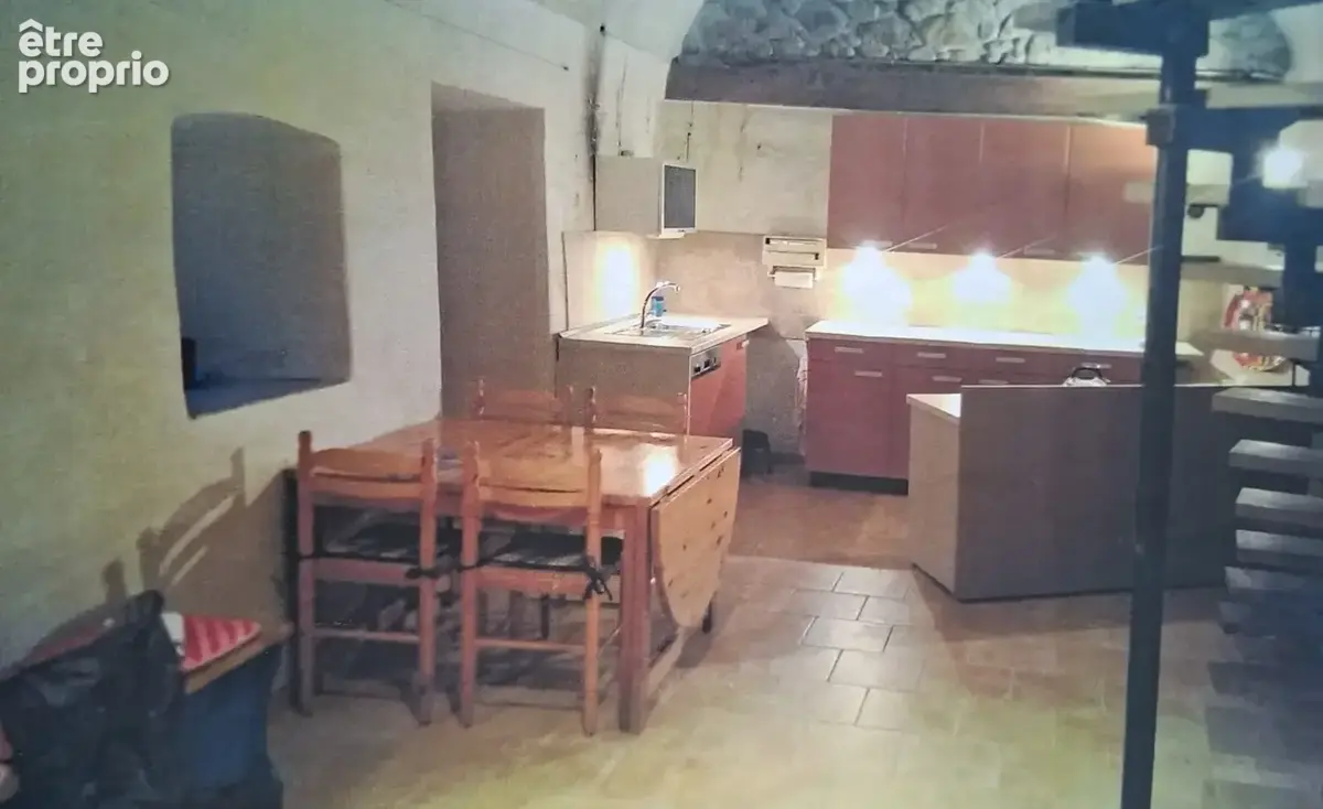 Maison et jardin en bordure de rivière - à rafraîchir - bon toit - photo 42