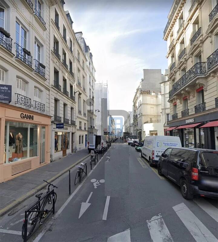 Commerce à PARIS-3E