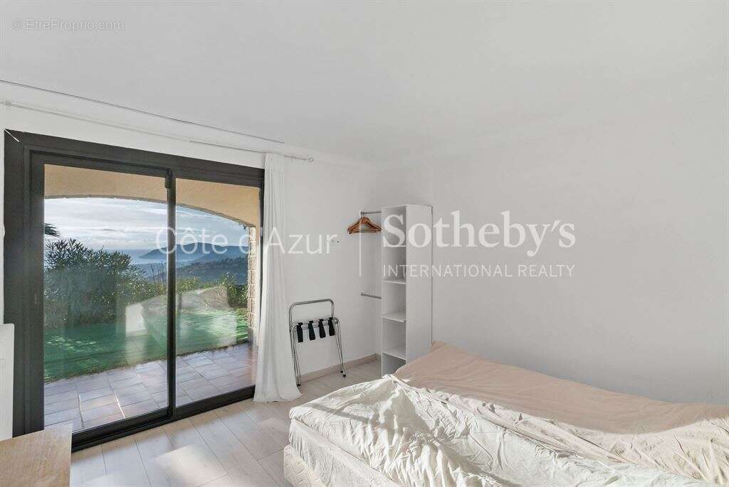 Maison à MANDELIEU-LA-NAPOULE