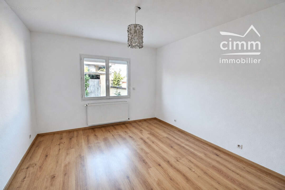 Maison 71 m² à Saint-Simeon-De-Bressieux  - photo 9