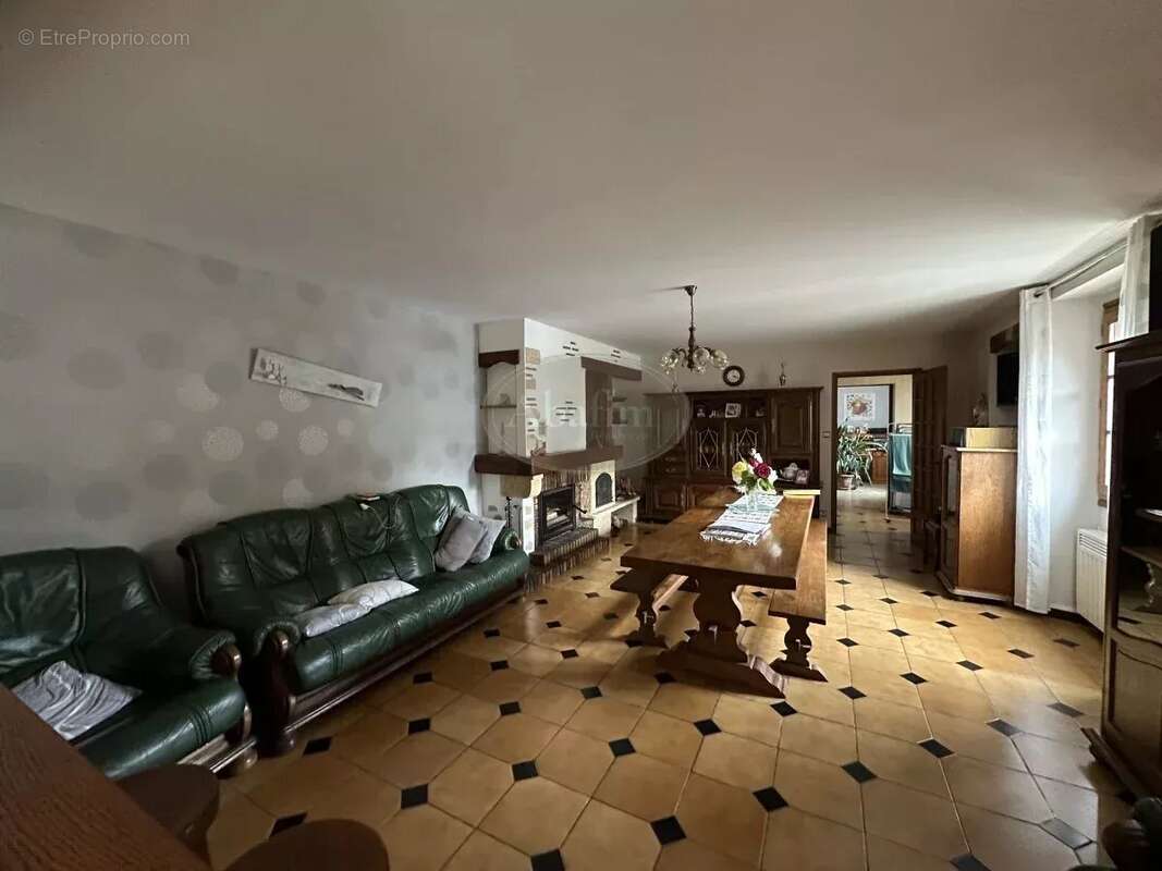 Maison à SAINTE-DODE