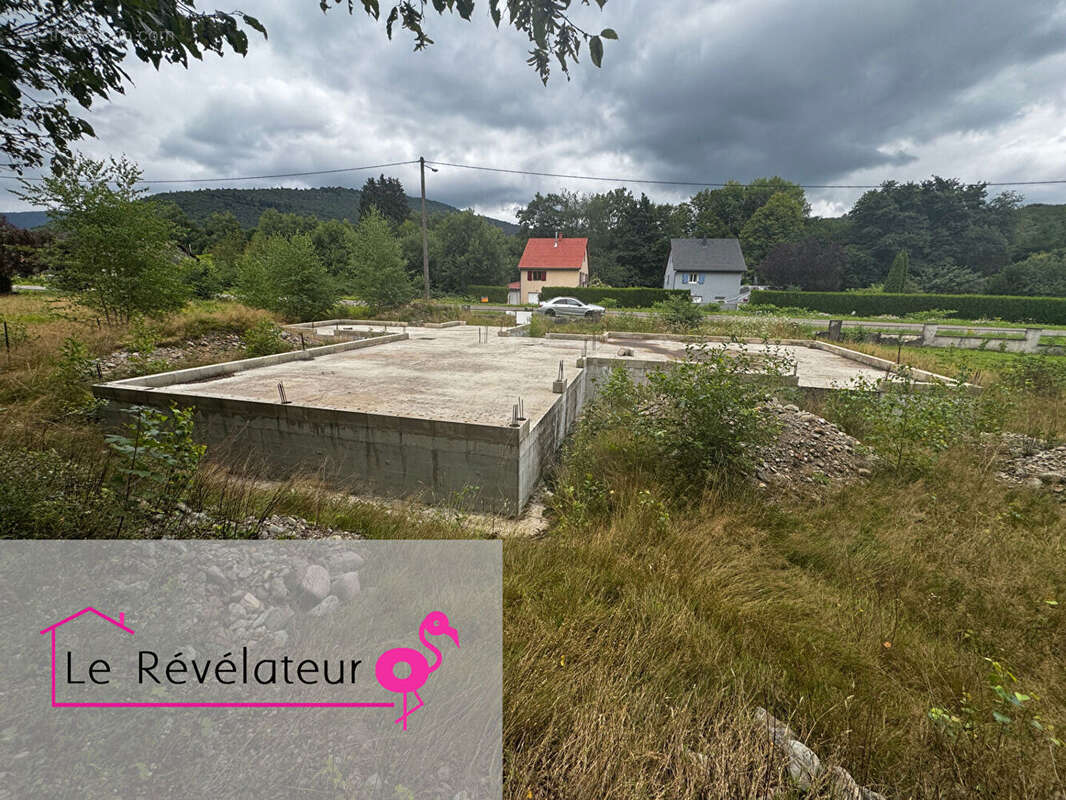 Terrain à PLANCHER-BAS