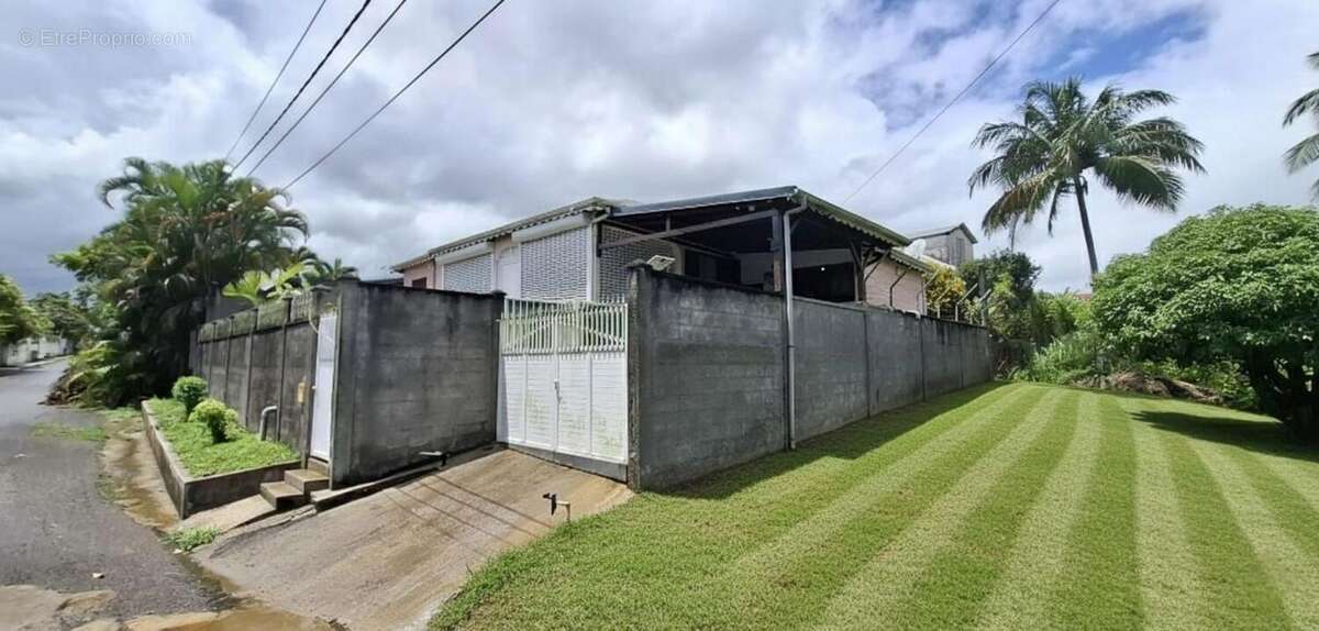 Maison à SAINTE-ROSE