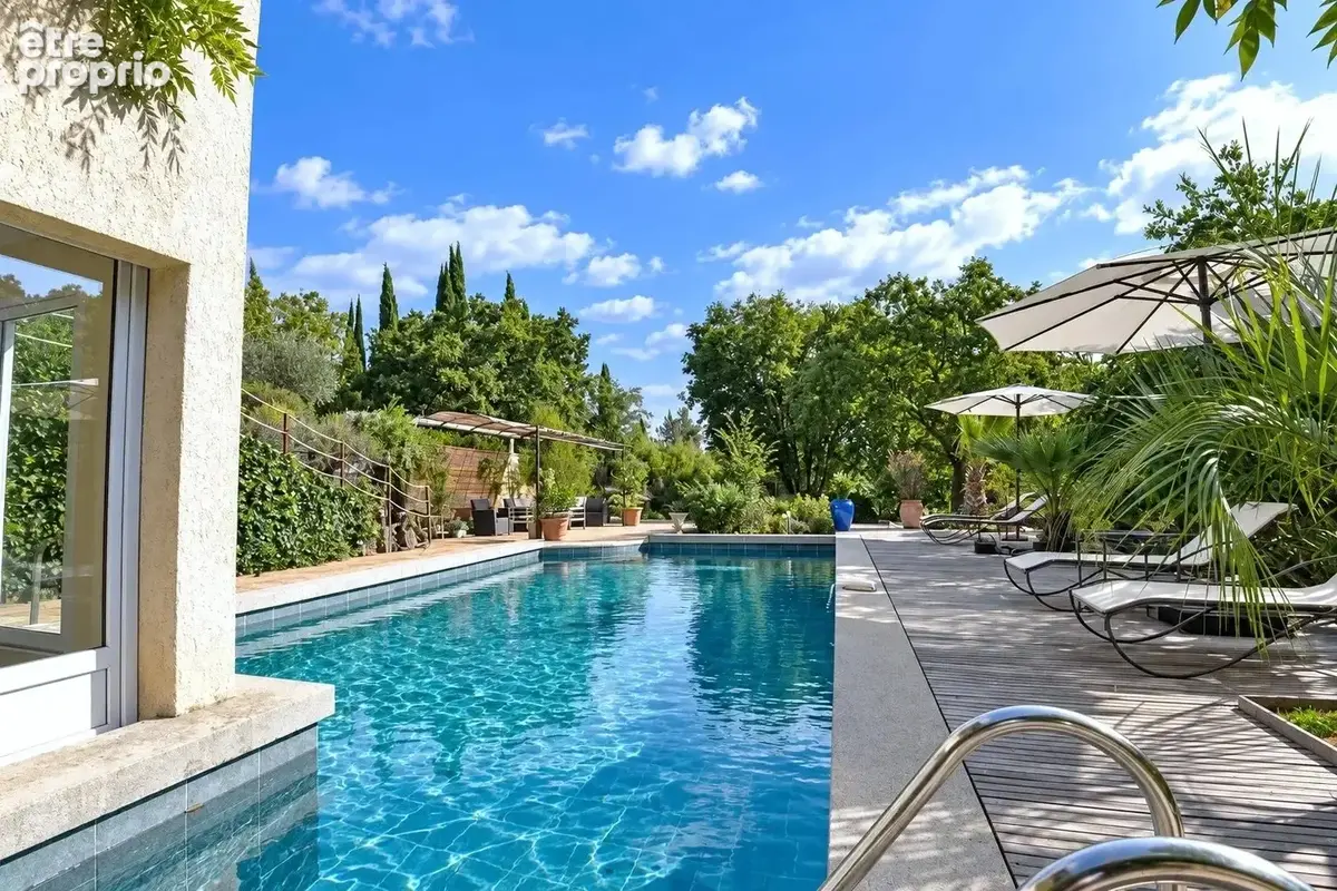 Tourrettes – Villa 220 m² avec piscine, studio indépendant et terrain de 5 840 m² - photo 2