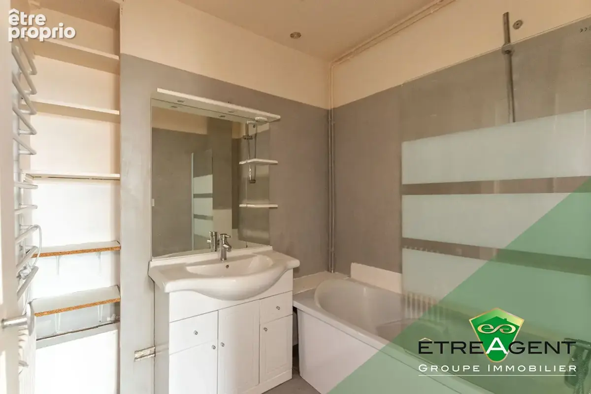 Ensemble immobilier avec commerce et trois logements indépendants - photo 11