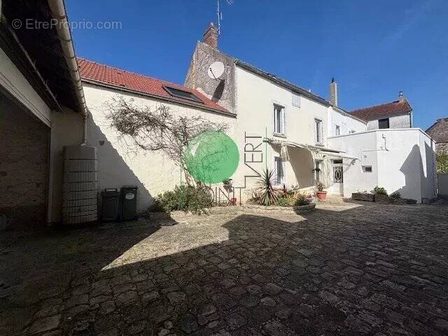 Maison à BALLANCOURT-SUR-ESSONNE