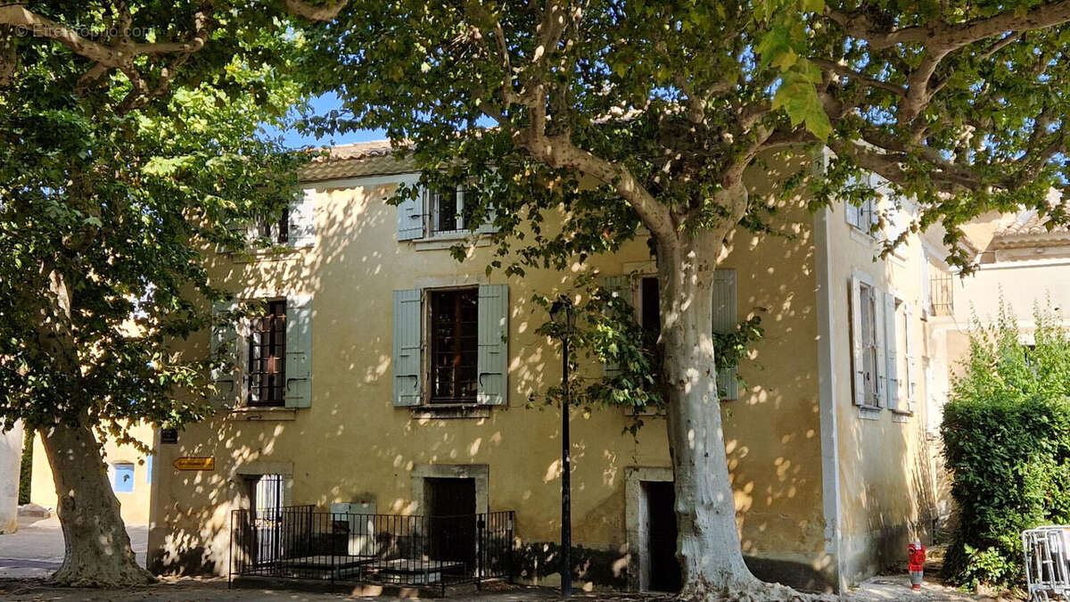 Appartement à SAINTE-CECILE-LES-VIGNES