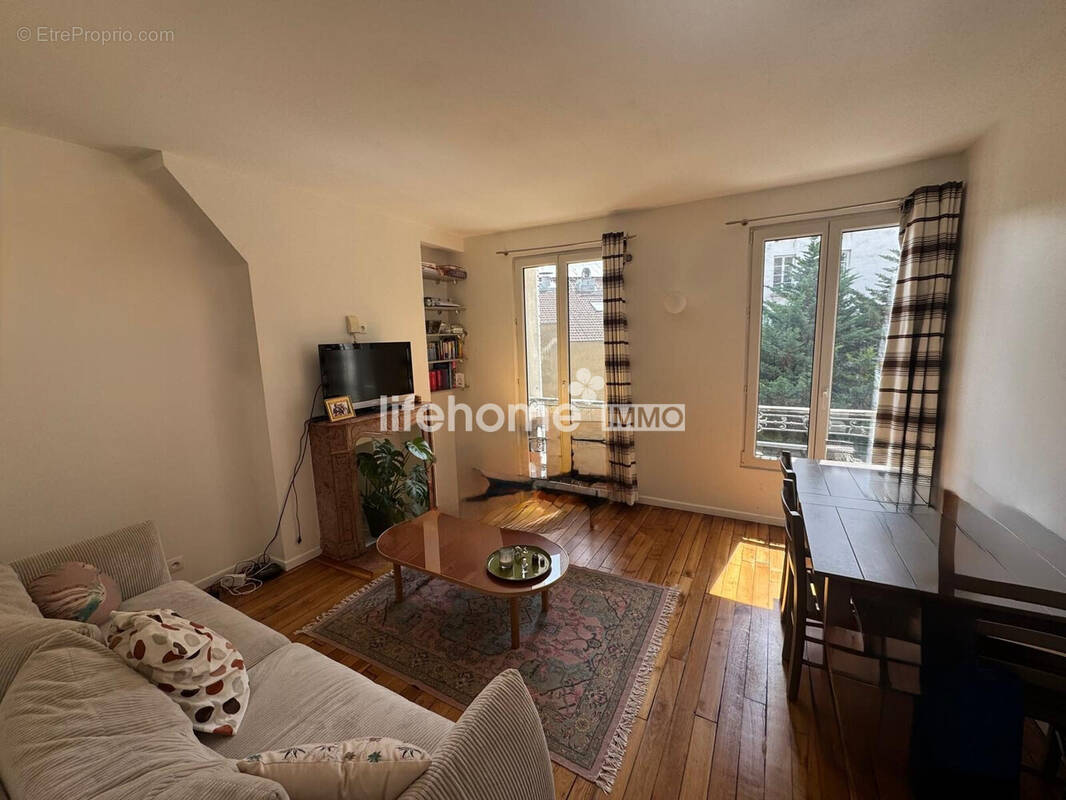 Appartement à PARIS-17E